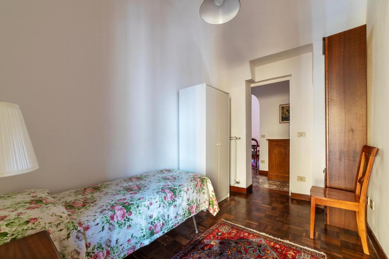 Piazza Santa Maria In Trastevere Lovely Flat Lägenhet